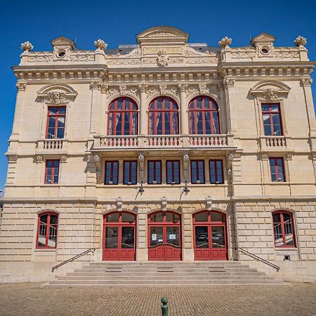 Contact Hotel De La Gare Et Son Restaurant Cote A Cote Autun Buitenkant foto